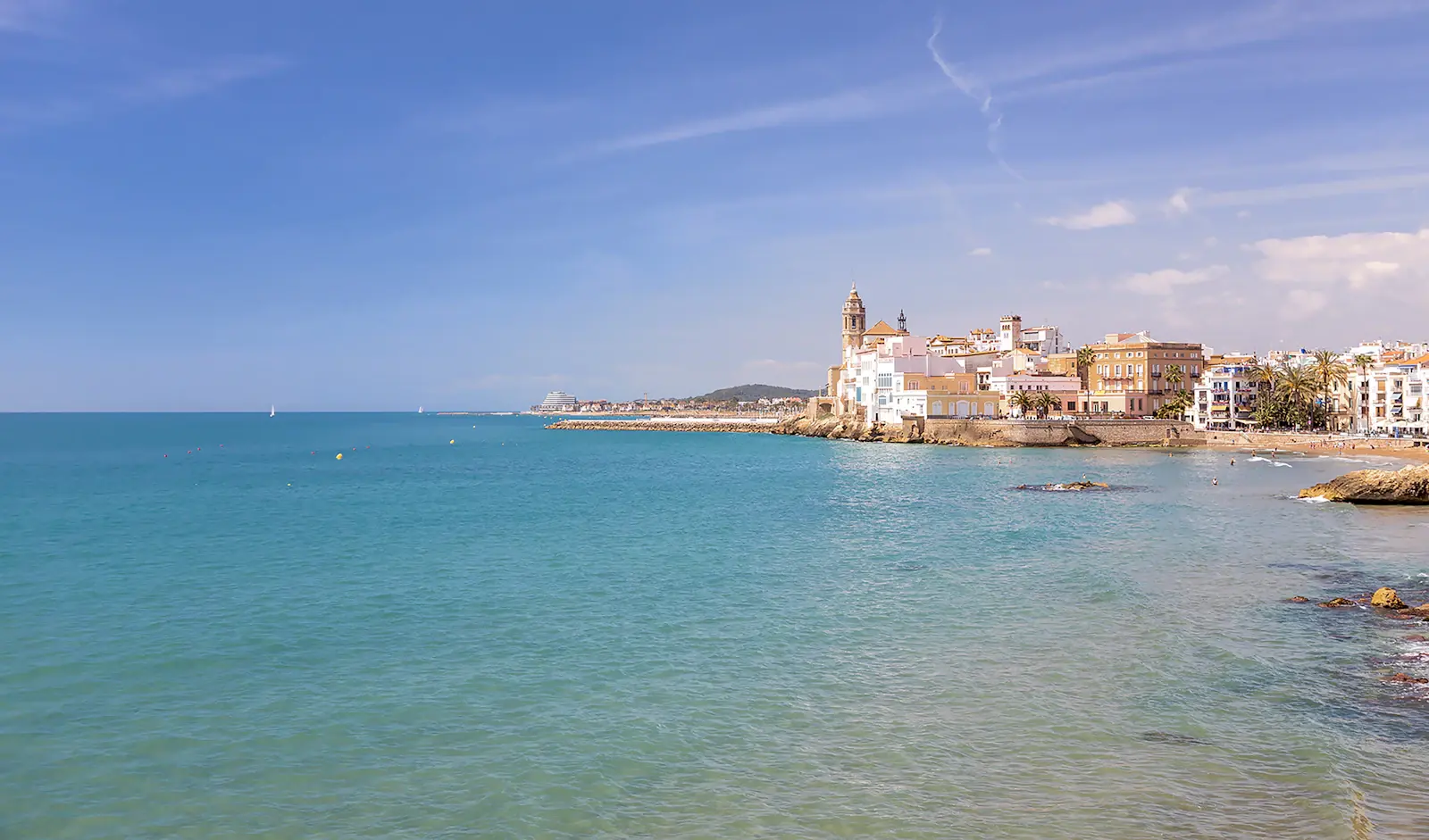 Sitges visto desde el mar