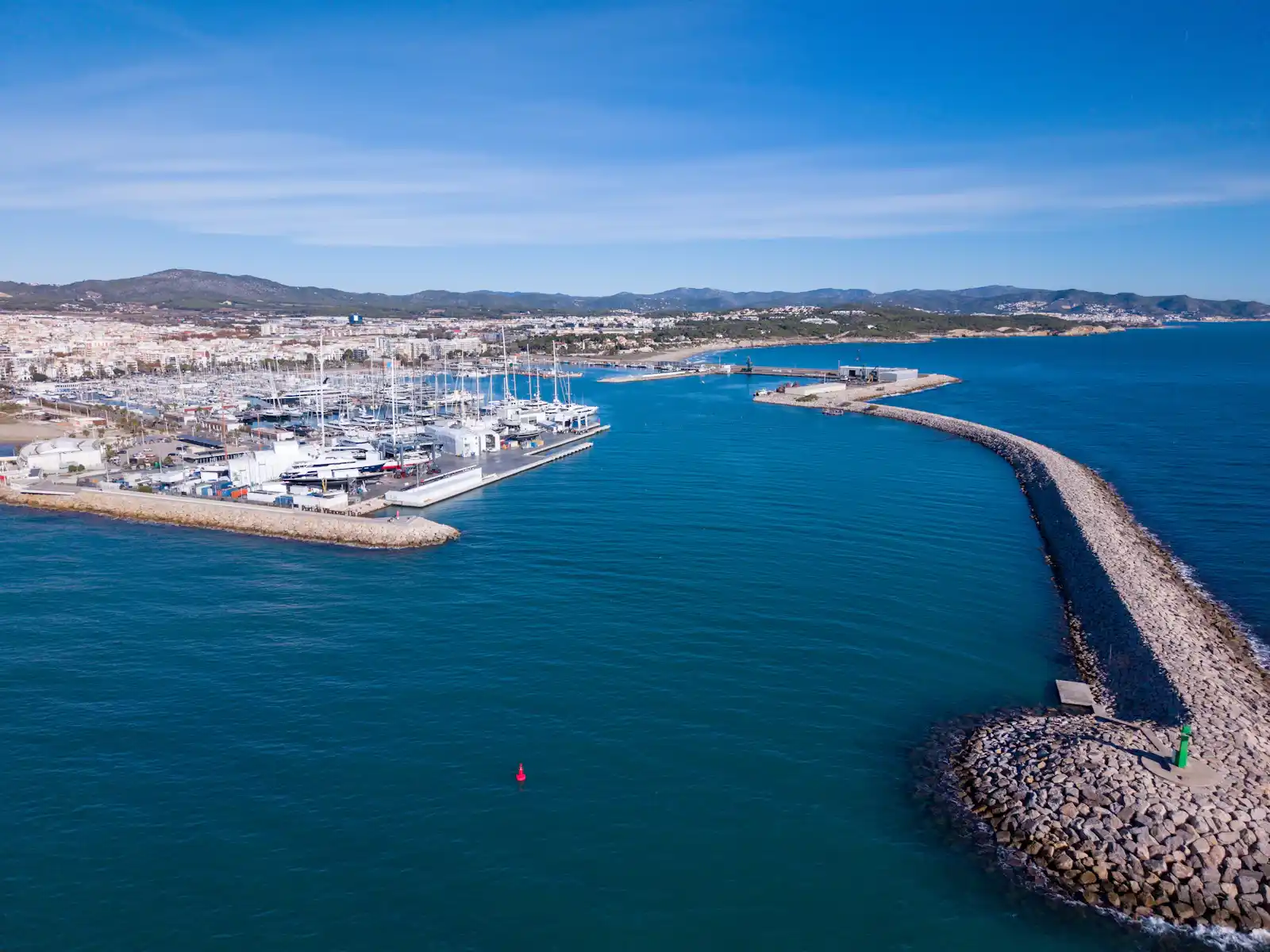 Bocana del puerto de Vilanova i la Geltrú